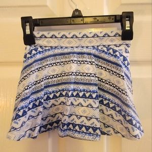 Children's Place blue and white girls skort, size 4